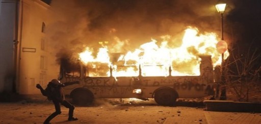 Ucrania: Protestas terminan en batallas callejeras