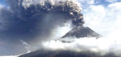 Alta actividad del volcán Tungurahua amenaza población y cultivos