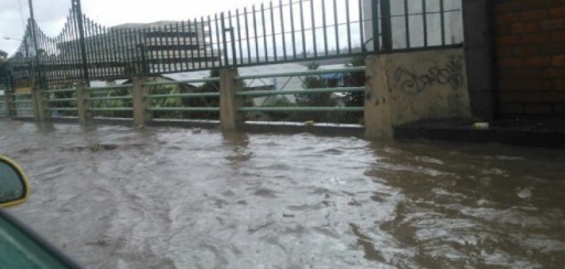 10 horas de intensas lluvias provocaron daños materiales en Latacunga