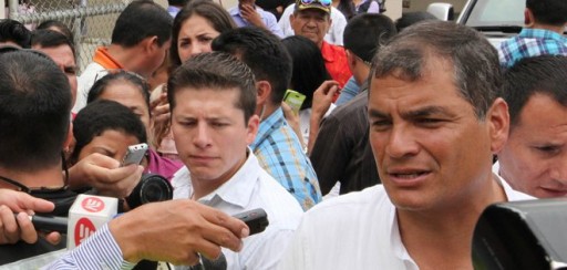 Correa hace llamado a la “consciencia” por falsa publicación de diario