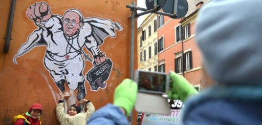 Eliminan el grafiti del &quot;súperpapa&quot; Francisco