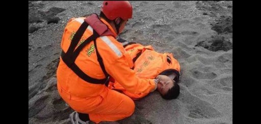 Un hombre sobrevive 3 días en el mar sin saber nadar