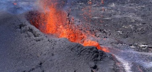 Volcán Kilauea arroja lava en Hawai