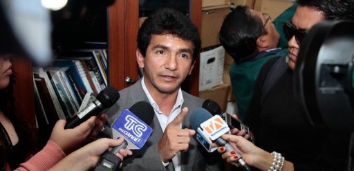 Cléver Jiménez anuncia acciones legales por allanamiento en su oficina