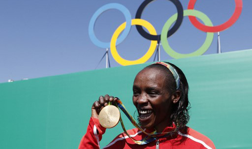 Campeona olímpica de maratón es suspendida 4 años por dopaje positivo