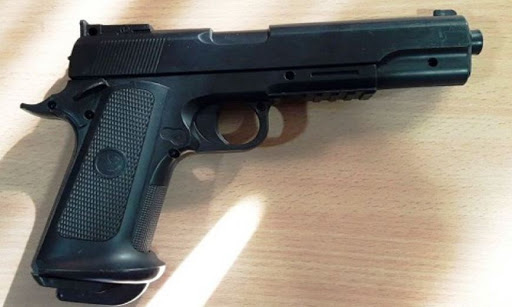 Detienen a sujeto que intentó robar con pistola de juguete en Guayaquil