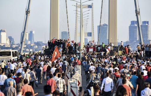 Fracasa intento golpista en Turquía con 265 muertos y más de 2.839 detenidos