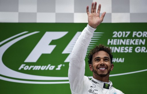 Lewis Hamilton gana el Gran Premio de China y alcanza a Sebastian Vettel