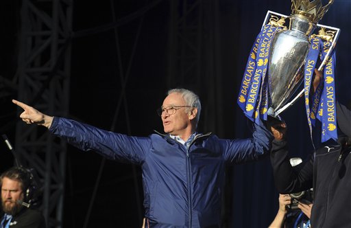 El mundo del fútbol se solidariza con Claudio Ranieri tras su despido