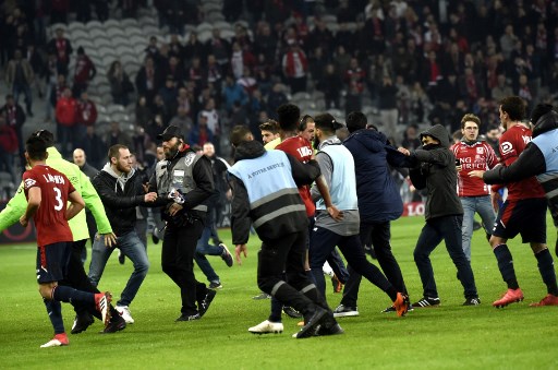 Alrededor de cien aficionados del Lille golpean a jugadores