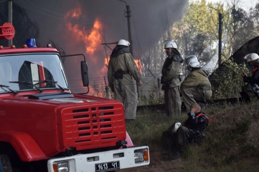 Gigantesco incendio cerca de Kiev amenaza base militar ucraniana