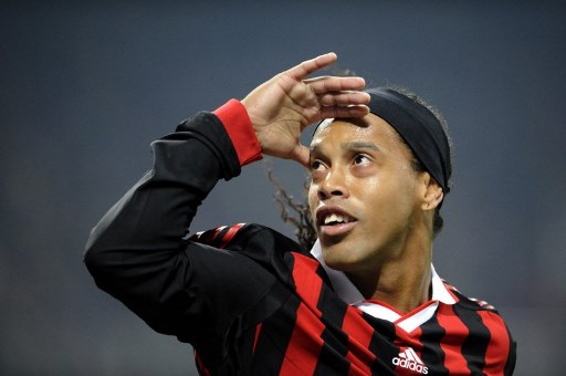 Ronaldinho se despide del fútbol y agradece a todos por sus mensajes