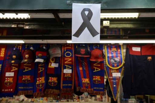 El FC Barcelona hace varios homenajes en honor a las víctimas del atentado