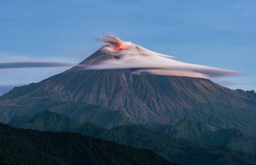 Fotografía del volcán Sangay finalista para La Copa Mundial de Fotografía 2026.