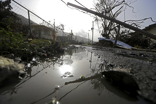 Afectados por el huracán María en Puerto Rico esperan ayuda del Gobierno