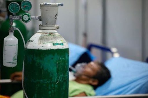 Mueren 22 pacientes de covid en India al cortarse el suministro de oxígeno