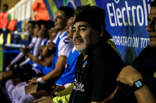 Maradona envía mensaje a Pelé que volvió a ser internado