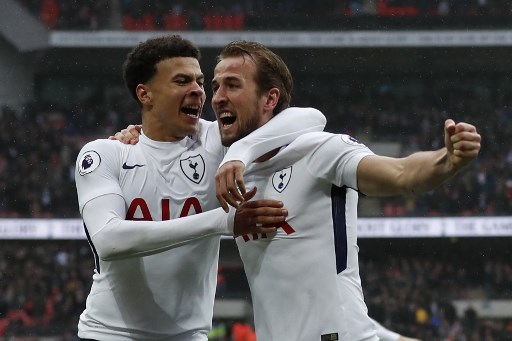 Harry Kane da victoria al Tottenham que sube en la Premier League