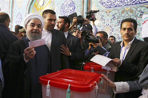 Los iraníes votan por Hasan Rohaní y su apertura al mundo occidental