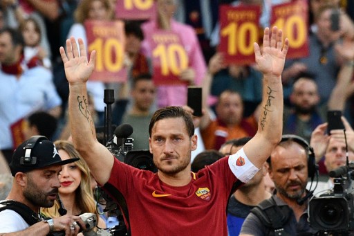 Francesco Totti anunció oficialmente su retiro del fútbol profesional