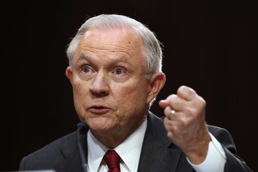 EE.UU.: Secretario de Justicia Jeff Sessions refuta “acusaciones falsas e insidiosas”
