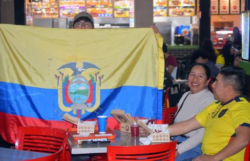 Cuencanos disfrutaron del comienzo de las eliminatorias al mundial Estados Unidos 2026 entre Argentina vs. Ecuador.