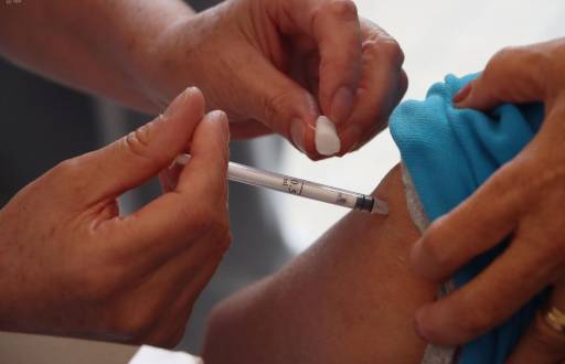 Imagen referencial para graficar una vacunación en Ecuador.