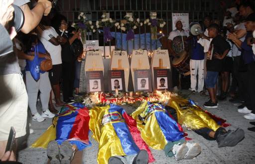 En memoria de los 4 niños de Las Malvinas, quienes fueron desaparecidos y luego asesinados.