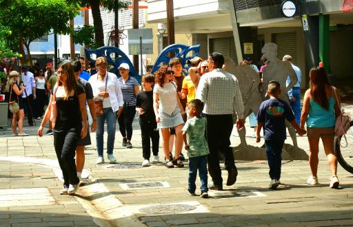 La calle Panamá, reconocida por la actividad gastronómica y cultural durante el día, está impulsando también la actividad nocturna.