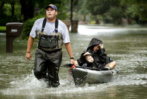Presidente Trump visita Texas bajo la amenaza de nuevas lluvias por Harvey
