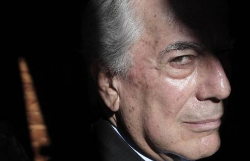 Fotografía de archivo, tomada en julio de 2007, del escritor peruano Mario Vargas Llosa, en Madrid (España). EFE/Emilio Naranjo