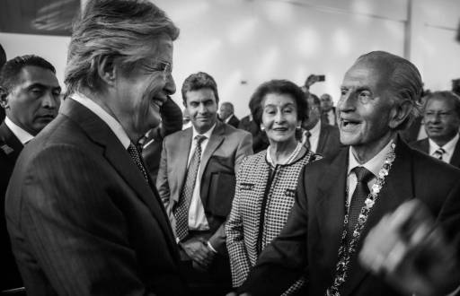 Guillermo Lasso saluda con Rodrigo Borja.