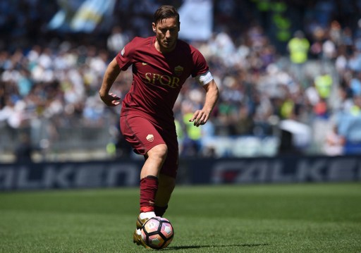 Nuevo director deportivo de la Roma anunció última temporada de Totti