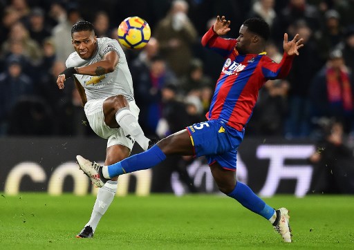 Antonio Valencia muestra su magia para remontada de M. United