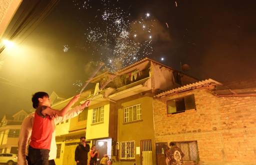 Imagen de niños de Cuenca celebrando el Año Nuevo.