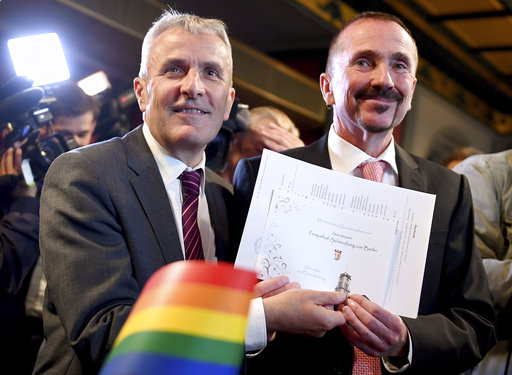 Entra en vigor ley que permite uniones gay en Alemania