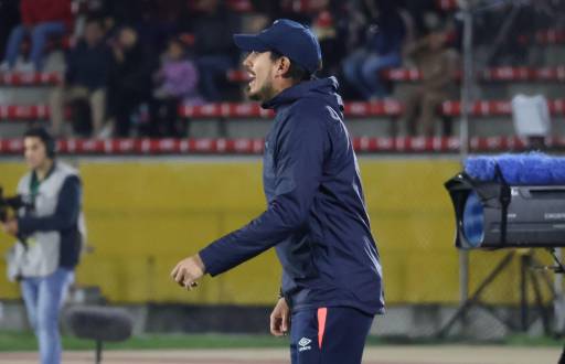 El entrenador de Universidad Católica, Diego Martínez, en el partido ante Liga de Quito por la final de la Copa Ecuador