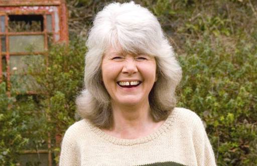 Jilly Cooper era oriunda de Hornchurch, Reino Unido.