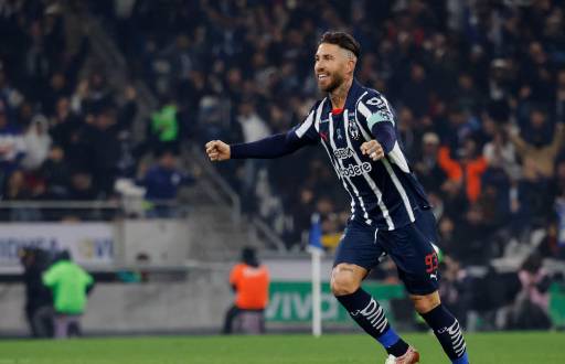 Sergio Ramos celebra un gol con el Monterrey de México