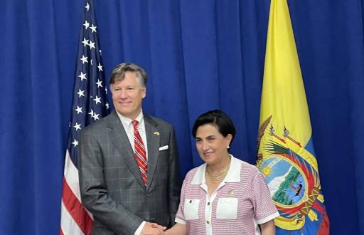 Imagen de archivo de Christopher Landau, subsecretario de Estado de EE.UU. con Gabriela Sommerfeld, canciller de Ecuaodr.