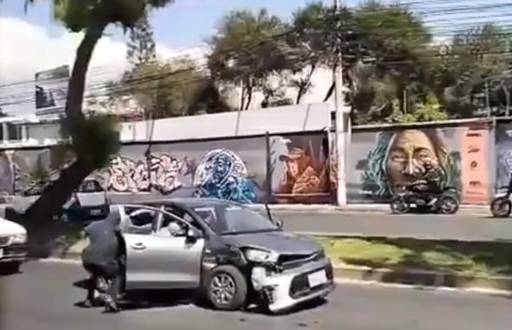El auto en el que se transportaban las víctimas.