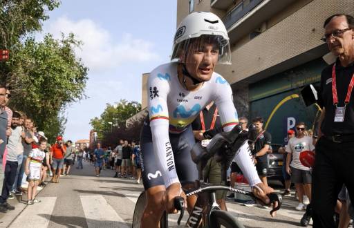 El ciclista Jefferson Cepeda en una competencia con el Movistar Team