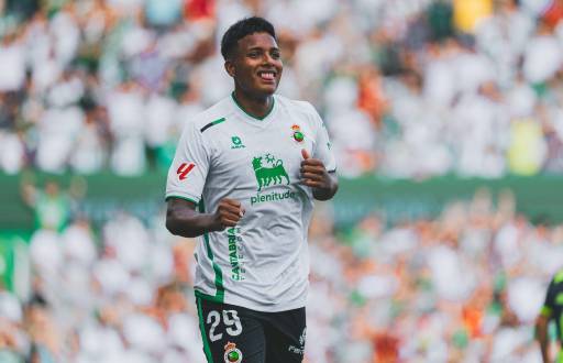 Jeremy Arévalo lleva ocho goles en 18 partidos con el Racing de Santander en la segunda división de España.