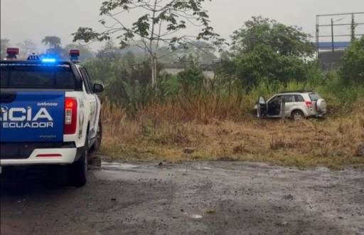 Imagen del carro donde fueron asesinadas cuatro personas.