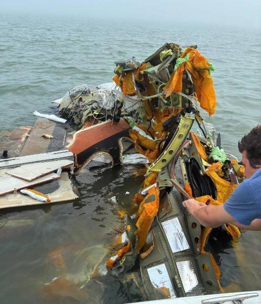 México: avión de la Marina cae en la bahía de Galveston durante traslado médico.