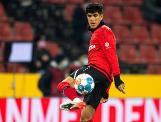 Piero Hincapié da asistencia y da un disparo en el palo en empate del Bayer Leverkusen