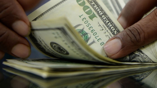 Gobierno ecuatoriano está preocupado por devaluación de peso colombiano