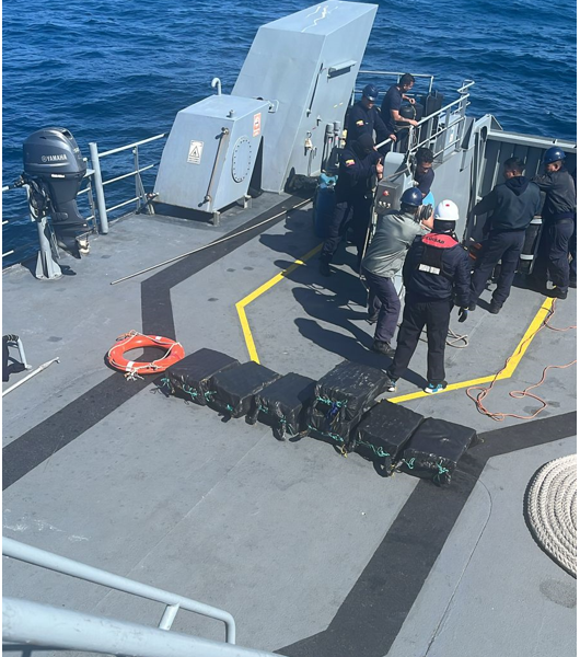 17 procesados por el tráfico de 2,7 toneladas de droga en Galápagos permanecerán en prisión preventiva