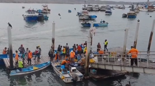 32 pescadores varados tras robo en El Oro