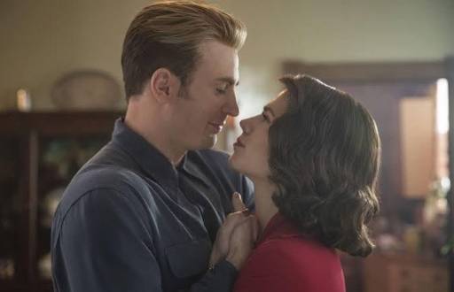 Chris Evans y Hayley Atwell en sus papeles como Steve Rogers y Peggy Carter.
